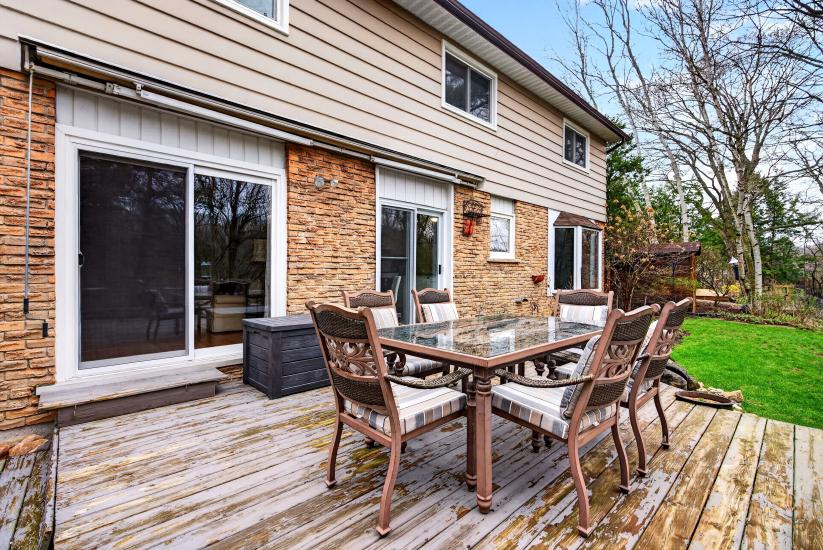 Property listing for 103 Turnbull Rd., Dundas, ON