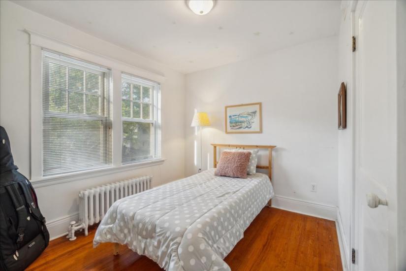 Property listing for 160 Dalewood Cres., Hamilton, ON