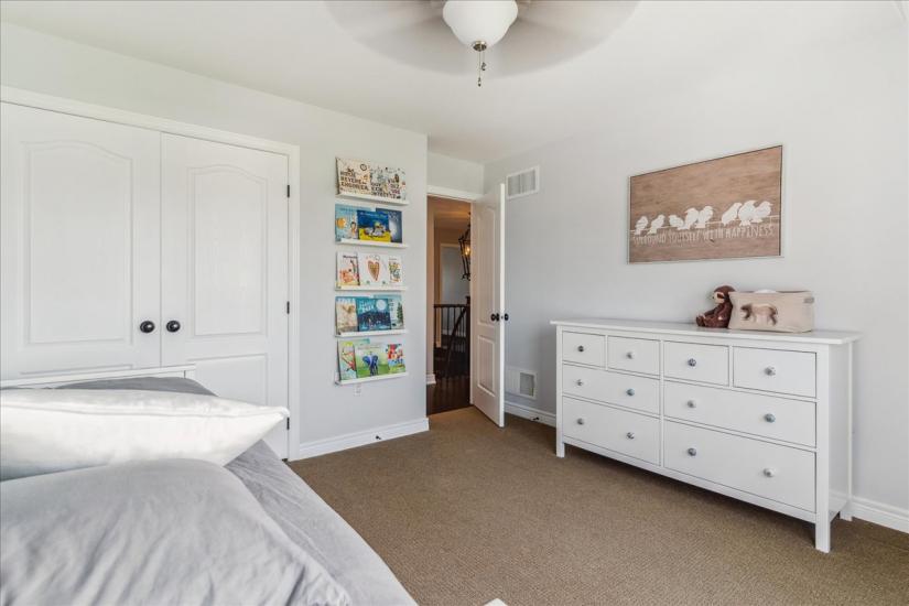 Property listing for 60 Pumpkin Pass, Binbrook, ON