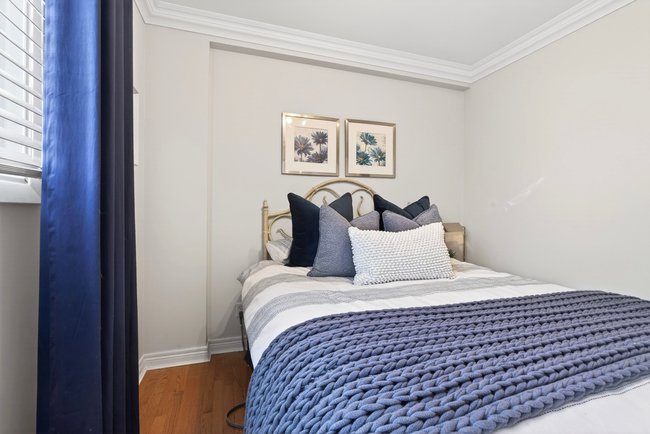 Property listing for 35 Shalfleet Blvd., Brantford, ON