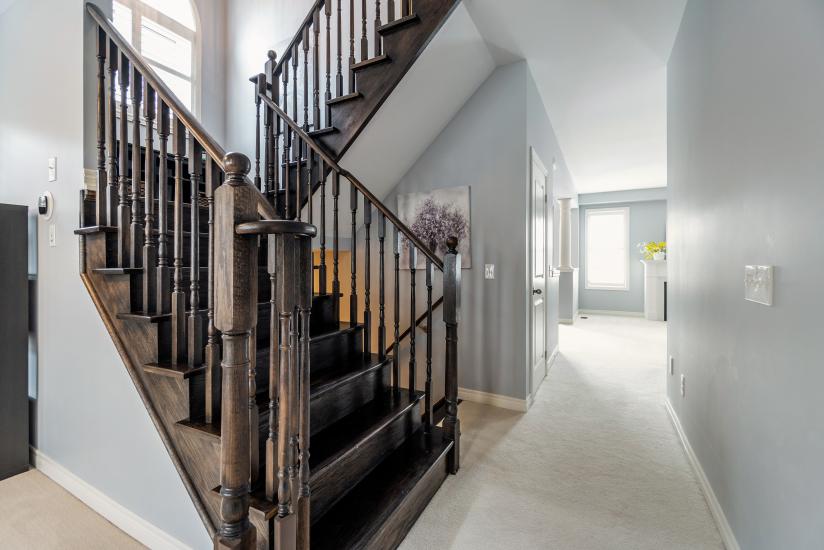 Property listing for 124 Springview Dr., Waterdown, Ontario