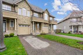 Property listing for #5-370 Stonehenge Dr., Ancaster, ON