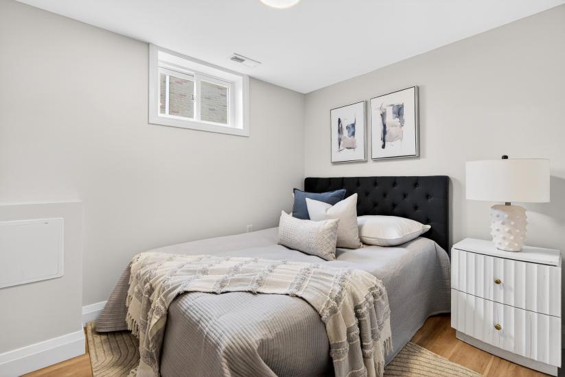 Property listing for 330 East 15th St, Hamilton, ON
