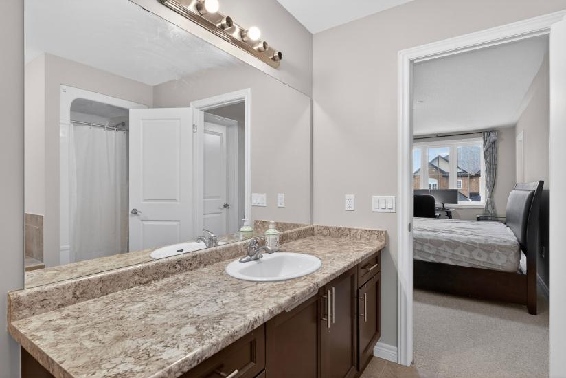 Property listing for 79 Dolomiti Crt., Stoney Creek, ON