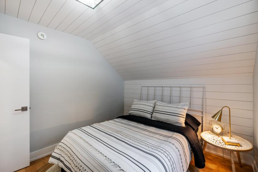 Property listing for 24 Norway Ave, Hamilton, ON