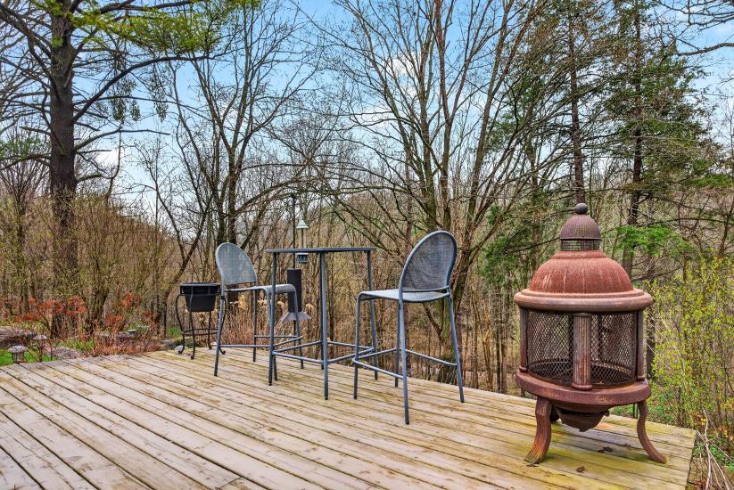 Property listing for 103 Turnbull Rd., Dundas, ON