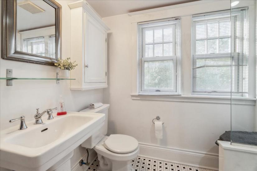 Property listing for 160 Dalewood Cres., Hamilton, ON