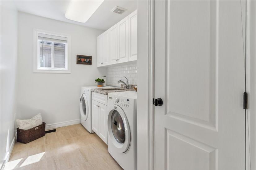 Property listing for 60 Pumpkin Pass, Binbrook, ON