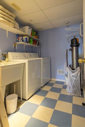 Property listing for #92-100 Beddoe Dr., Hamilton, Ontario