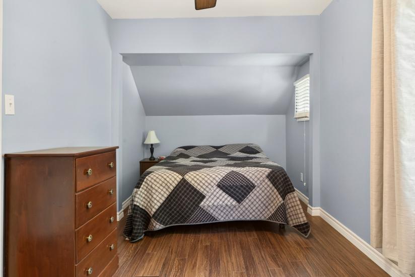 Property listing for 47 Witherspoon St., Dundas, ON