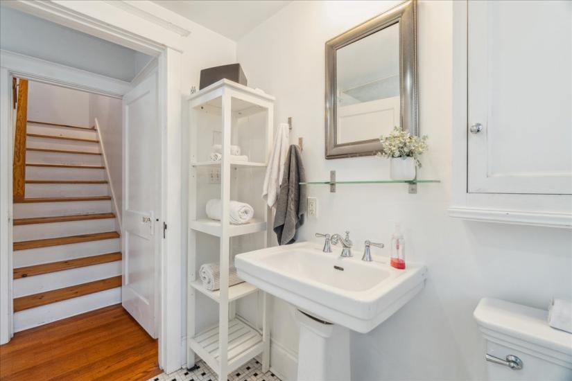 Property listing for 160 Dalewood Cres., Hamilton, ON
