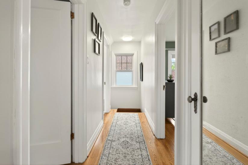 Property listing for 13 Tweedsmuir Ave., Dundas, ON