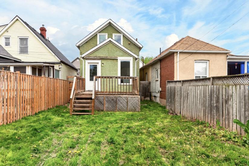 Property listing for 1236 Cannon St. E., Hamilton, ON