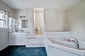 Property listing for 131 Bell Ave., Hamilton, Ontario