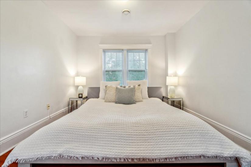 Property listing for 160 Dalewood Cres., Hamilton, ON