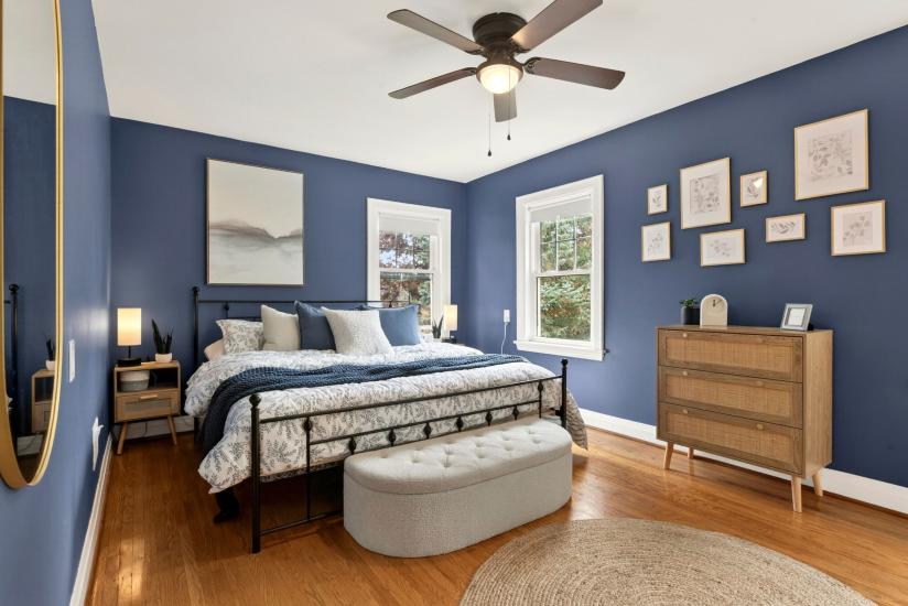 Property listing for 13 Tweedsmuir Ave., Dundas, ON