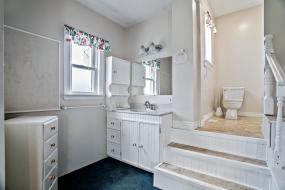 Property listing for 131 Bell Ave., Hamilton, Ontario