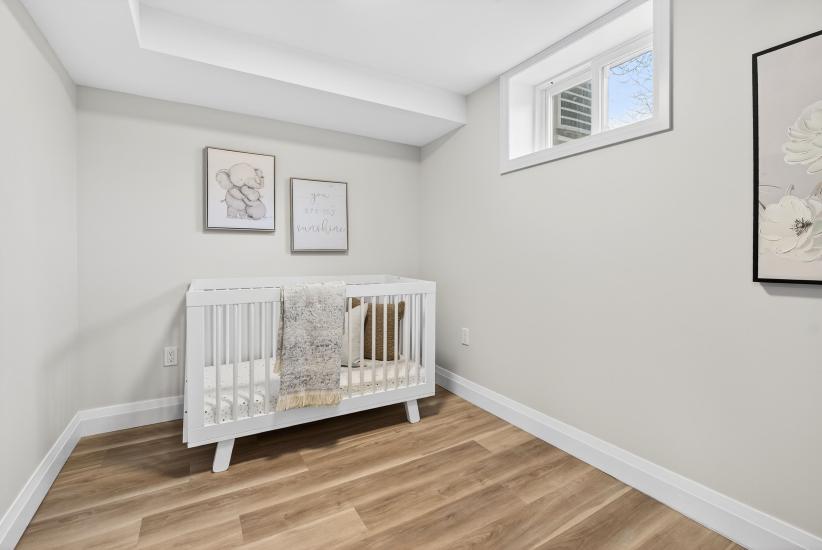 Property listing for 330 East 15th St, Hamilton, ON