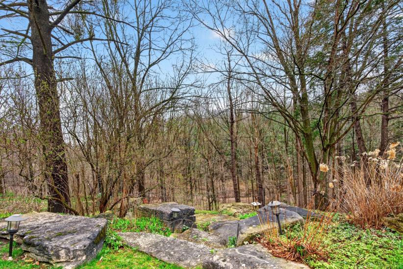 Property listing for 103 Turnbull Rd., Dundas, ON