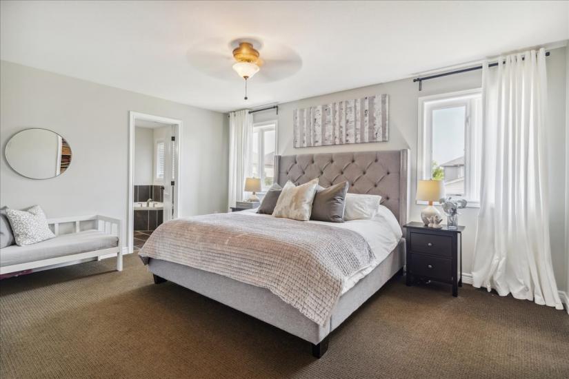 Property listing for 60 Pumpkin Pass, Binbrook, ON