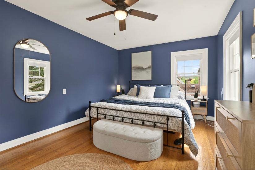 Property listing for 13 Tweedsmuir Ave., Dundas, ON