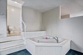 Property listing for 131 Bell Ave., Hamilton, Ontario