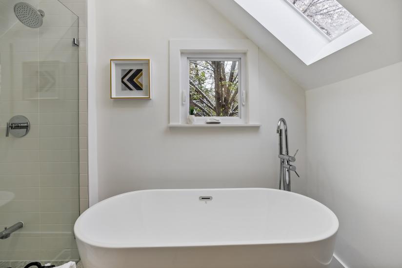 Property listing for 24 Norway Ave, Hamilton, ON