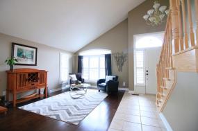 Property listing for 5 Sugarberry Crt., Stoney Creek, ON