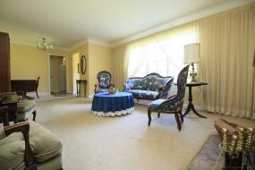 Property listing for 908 Bishop Pl., Ancaster, ON