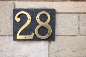 Property listing for 28 Lloyminn Ave., Ancaster, ON