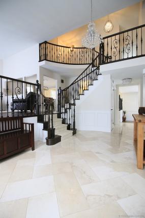 Property listing for 32 Wade Rd., Ancaster, ON