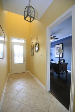 Property listing for 32 Toulon Ave., Ancaster, ON