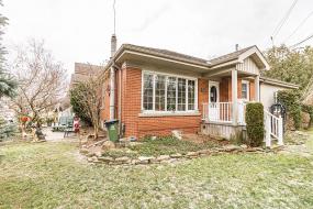 Property listing for 128 York Rd., Dundas, ON