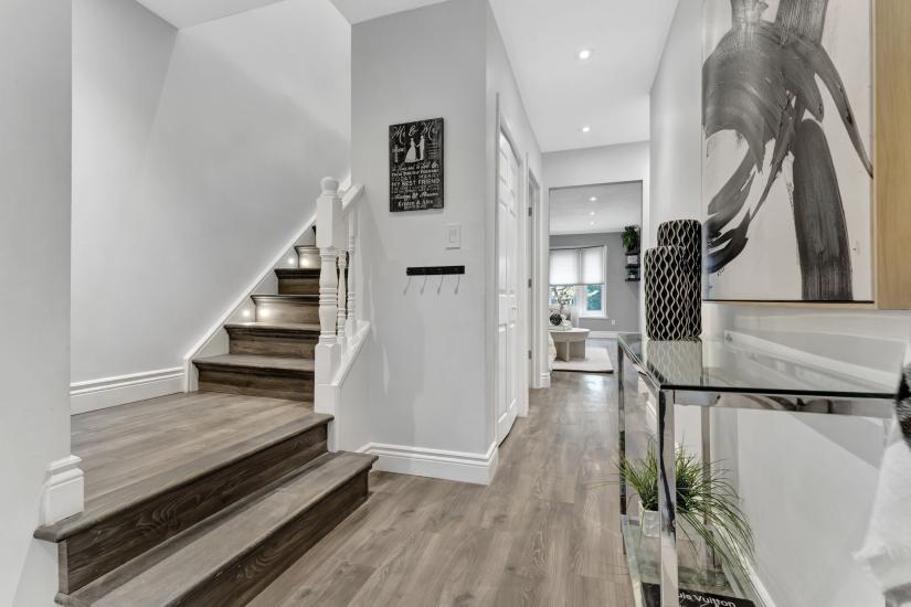 Property listing for #7-860 Rymal Rd. E., Hamilton, ON