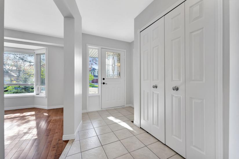 Property listing for 60 Kitty Murray Lane, Ancaster, ON