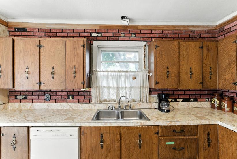 Property listing for 55 Jones St., Hamilton, ON