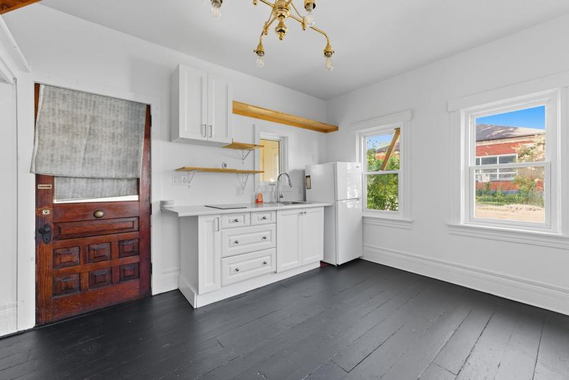 Property listing for 8 Tasker St., St. Catharines, ON