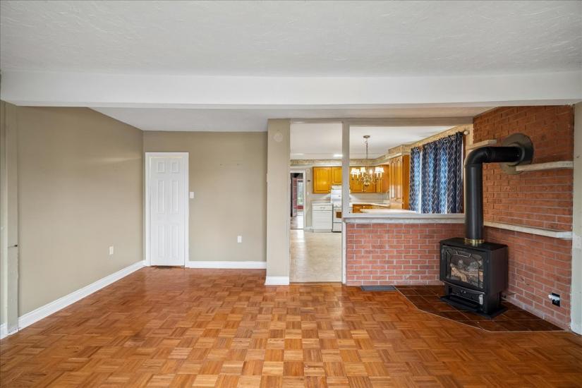 Property listing for 5 Herbert Crt., Stoney Creek, ON