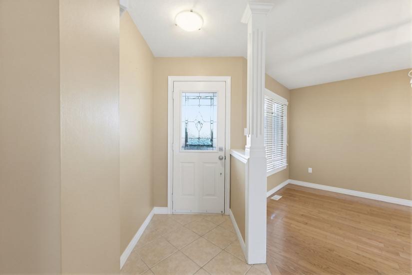 Property listing for 40 Lanza Crt., Hamilton, ON