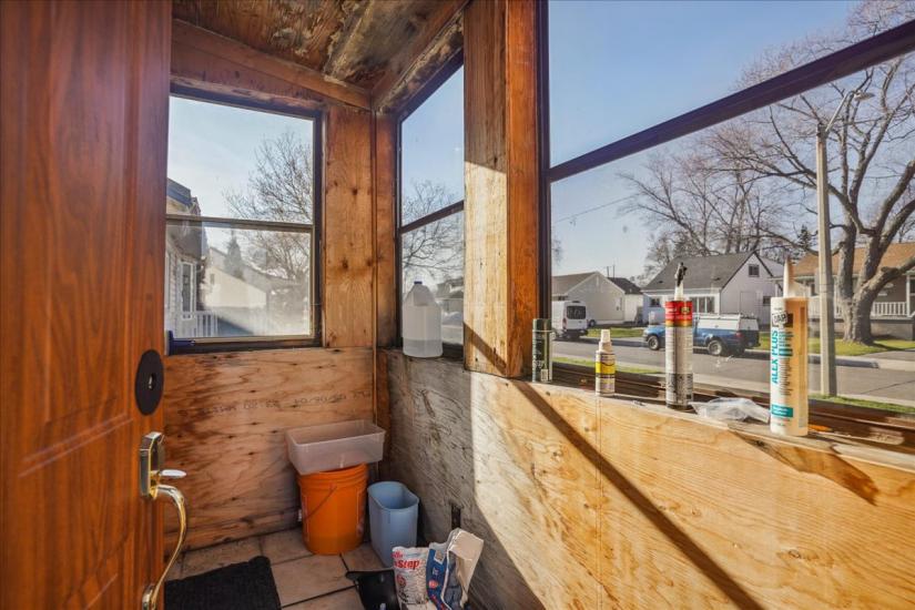 Property listing for 276 Ivon Ave., Hamilton, ON