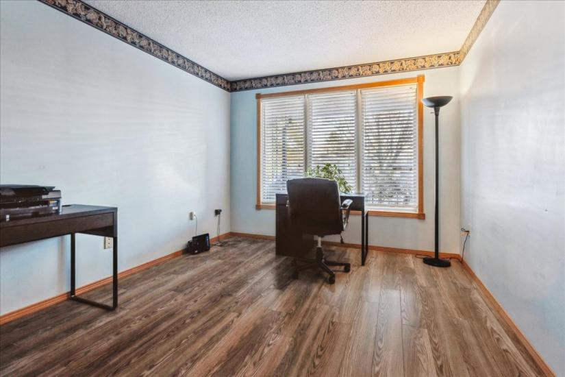 Property listing for 110 Glenashton Dr., Stoney Creek, ON