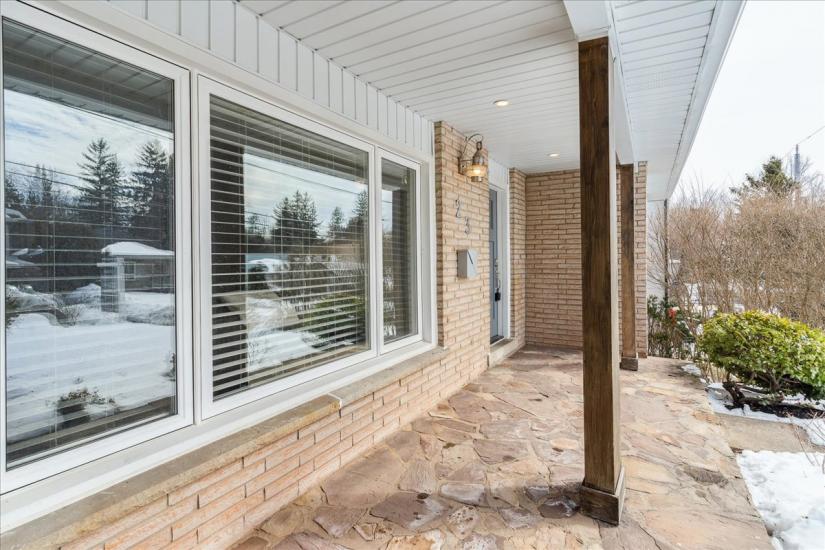 Property listing for 23 Lorne Ave., Hamilton, ON
