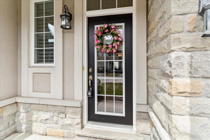 Property listing for 36 Forest Valley Cres., Dundas, ON