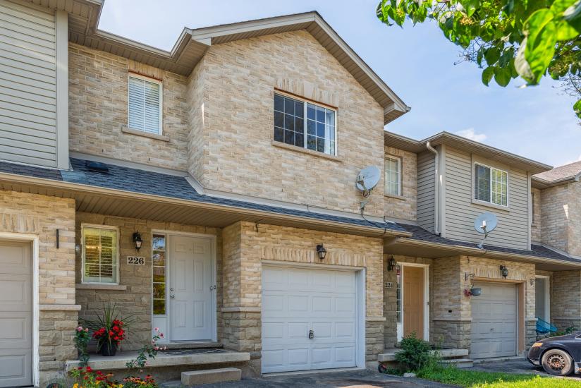 Property listing for 226 Dicenzo Dr., Hamilton, ON