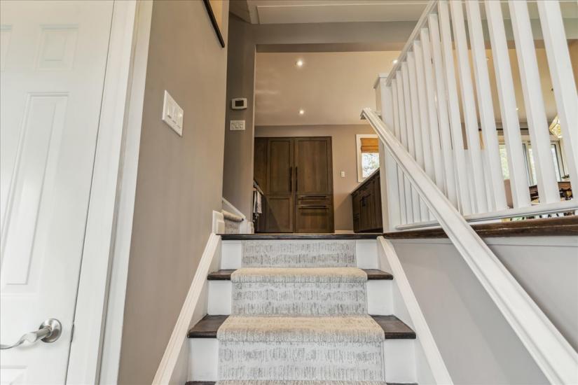 Property listing for 9 Holbrook Rd., Hamilton, ON