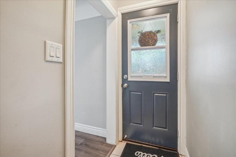Property listing for 733 Dunn Ave., Hamilton, ON