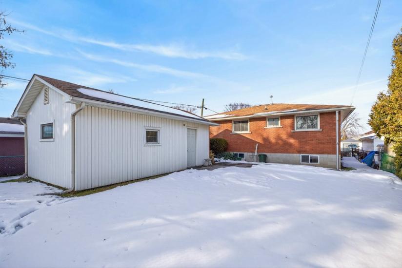 Property listing for 624 Seventh Ave., Hamilton, ON