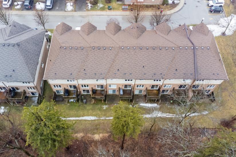 Property listing for 104 Myers Lane, Ancaster, ON