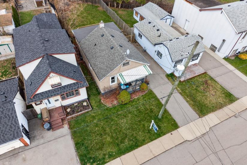 Property listing for 663 Tate Ave., Hamilton, ON