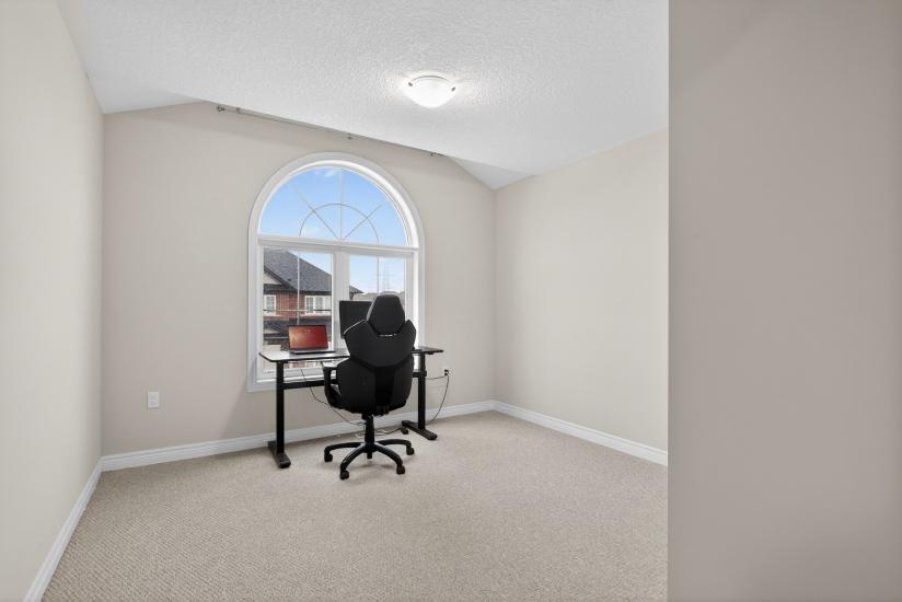 Property listing for 79 Dolomiti Crt., Stoney Creek, ON